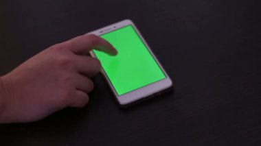 Beyaz Smartphone Dokunmatik ekranda