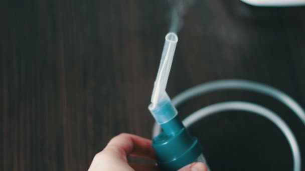 Professional ultrasonic inhaler nebulizer — Stock Video