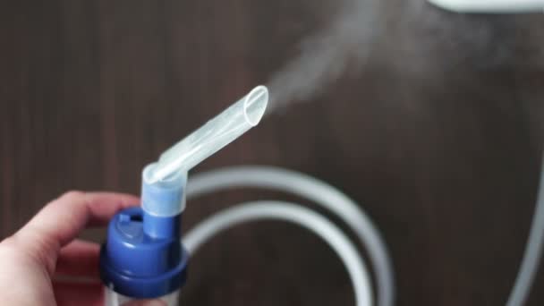 Boccaglio per nebulizzatore fumante — Video Stock