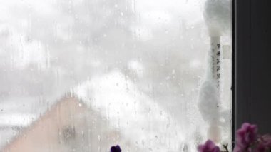 Hava sıcaklığını gösteren sokak termometre
