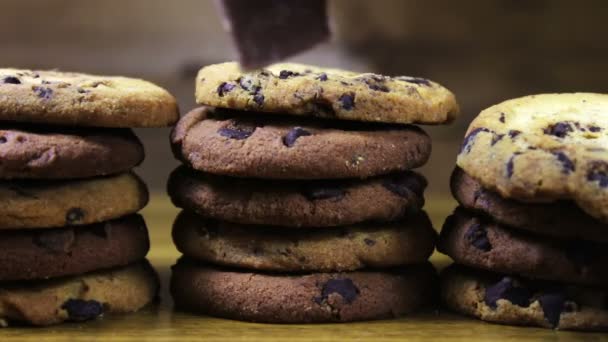 Imágenes de galletas caseras de chispas de chocolate — Vídeos de Stock