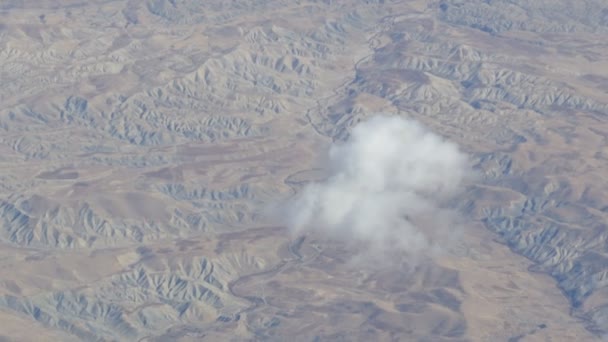 Montanha paisagem deserto, vista superior do avião — Vídeo de Stock