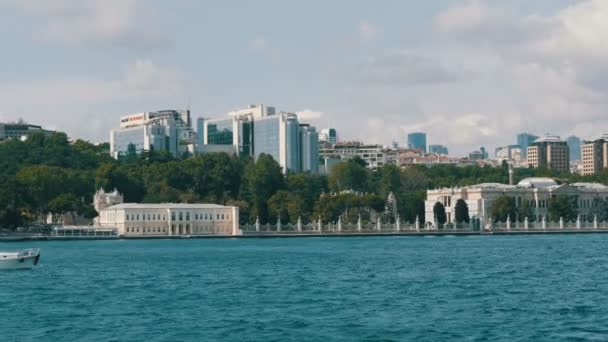 Istanbul, Turkey - June 11, 2019: June 11, 2019: Sea of Marmara. The view from the tourist ship that is sailing along the seashore to Bosphorus — ストック動画