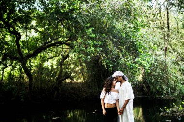 Birbirine aşık güzel bir çiftin portresi.