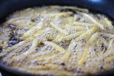 , Zeytin yağı tavada kızartma patates cips