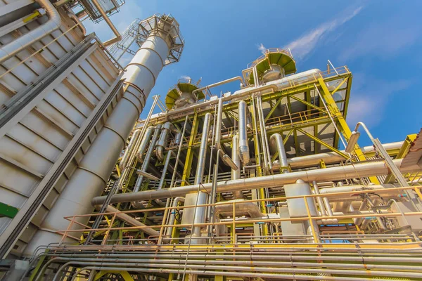 Gas turbine electrical power plant with blue sky — Stock Photo, Image