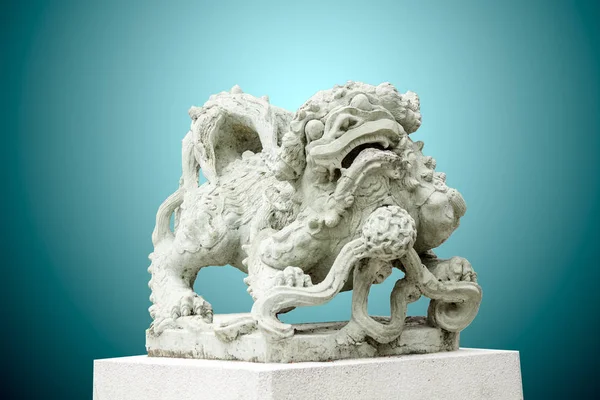 Sculpture of Chinese lion, Antique traditional stone carving dol — Stock Photo, Image