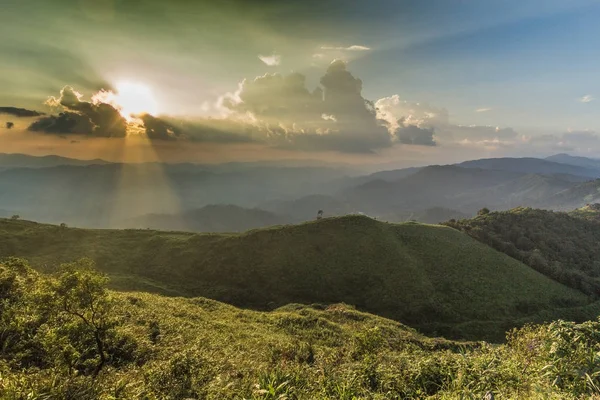 Nern Chang Suek bakış açısı, Pilok, Kanchanab noktada gün batımı görünümü