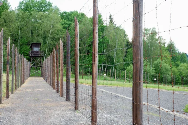 Das Konzentrationslager Vojna ist ein Freilichtmuseum in der Nähe von Pribram in der Tschechischen Republik, wo in der kommunistischen Ära des Landes (1948-1989) Staatsgefangene inhaftiert waren.) — Stockfoto