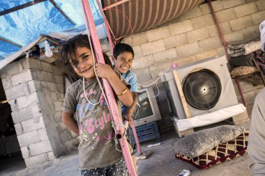 insanların gayri resmi mülteci kampında