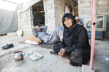 insanların gayri resmi mülteci kampında