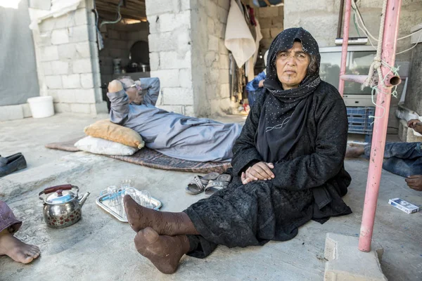 insanların gayri resmi mülteci kampında