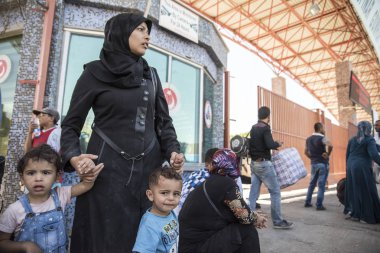 Suriyeli mülteciler Türkiye girme