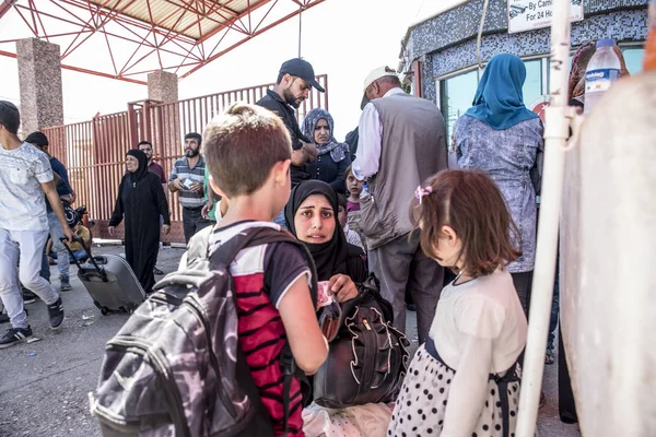 Suriyeli mülteciler Türkiye girme