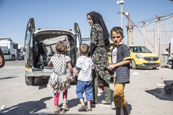 Suriyeli mülteciler Türkiye girme