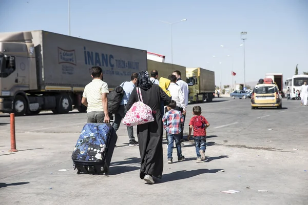 Syrische vluchtelingen invoeren van Turkije — Stockfoto