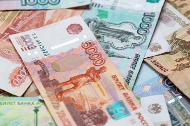 Rusya üst görünümü veya düz konsepti olan banknot / fatura ruble