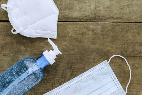 Colocación Plana Gel Alcohol Desinfectante Manos Botella Cabeza Bombeo Máscara — Foto de Stock