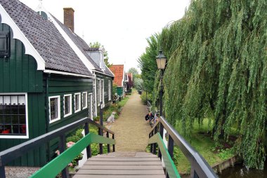Zaanse Schans'a - Zaandam köyde Müze binası geleneksel Hollanda eski ev 