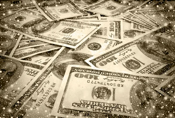 Objektif yuvasının yüz dolarlık banknot ile parlak kar yağışı retro filtre — Stok fotoğraf