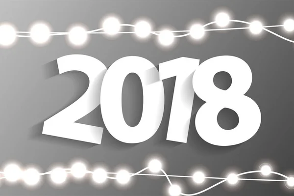 Neujahrskonzept 2018 mit papiergeschnittenen weißen Zahlen auf realistischem Weihnachtsbeleuchtungsschmuck auf grauem Hintergrund. für Grußkarten. Vektorillustration — Stockvektor