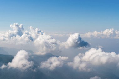 Güzel bulut manzarası. Bulutların hava görüntüsü