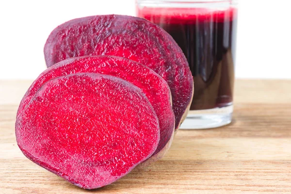 Cut Half Beetroot Fresh Beet Juice Glass Wooden Table White — Stock Photo, Image