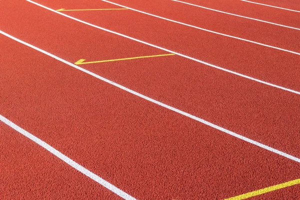 Rote Laufbahn Und Weiße Bahnen Sportstadion — Stockfoto