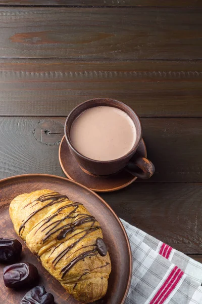 Boisson Chocolat Chaud Cacao Tasse Croissant Sucré Dattes Fruits Dans — Photo