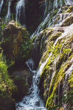 Bulgaristan 'daki Kruşuna şelalelerinin doğa manzarası.