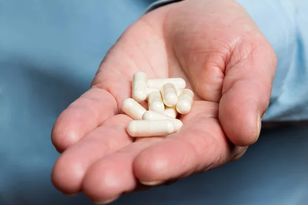 Witte Medicatie Capsules Van Glucosamine Gezonde Supplement Pillen Hand Van — Stockfoto