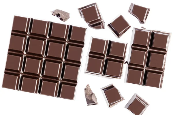 Čokoládové Kostky Kousky Hořké Tmavé Čokolády Izolované Bílém Pozadí Pohled — Stock fotografie