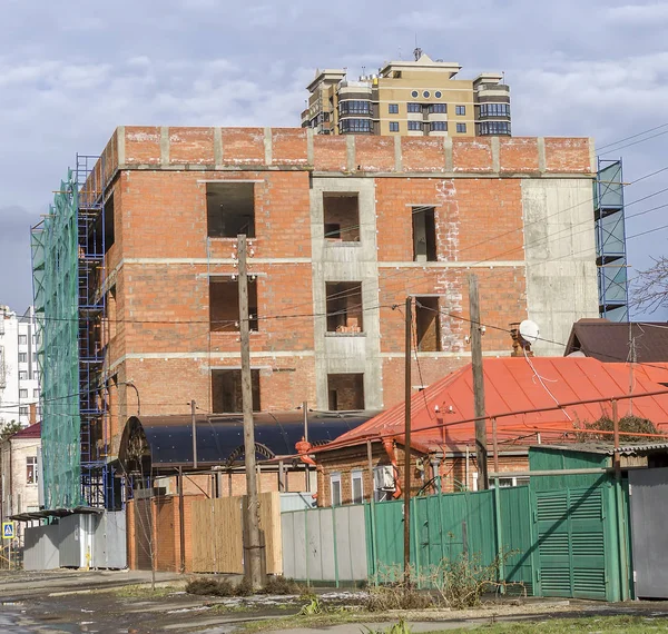 tuğla ev yapım aşamasında