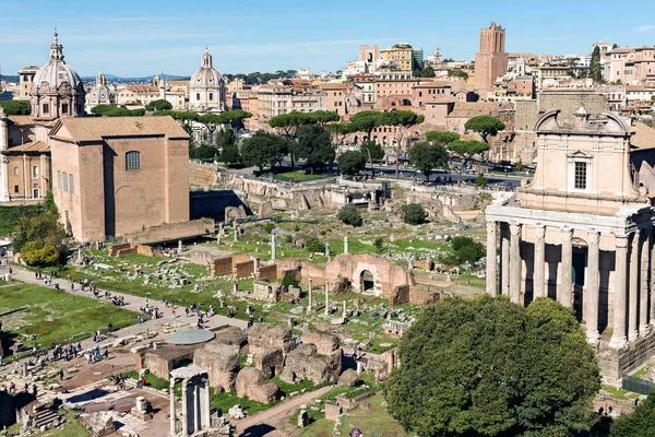 Foro romano ruinas antiguas en Roma — Foto de Stock