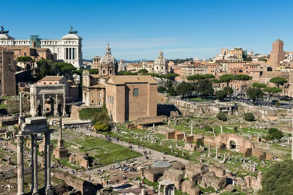 Fórum romano ruínas antigas em roma — Fotografia de Stock