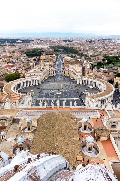 Beroemde saint peter plein in Vaticaan en luchtfoto uitzicht — Stockfoto