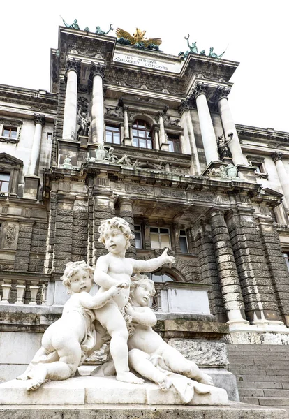 Statue fotografiche di cherubini in burggarten — Foto Stock