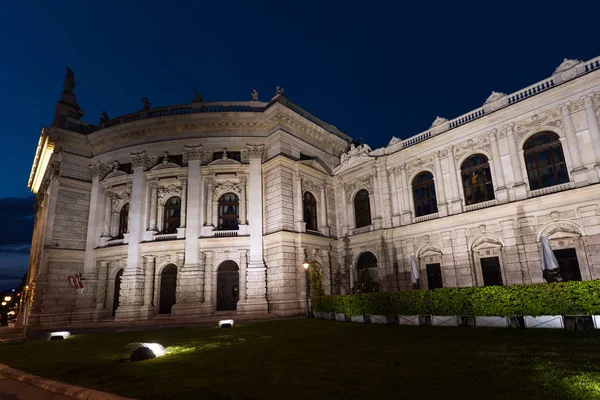 Όμορφη θέα της ιστορικής burgtheater imperial δικαστήριο Θέατρο — Φωτογραφία Αρχείου