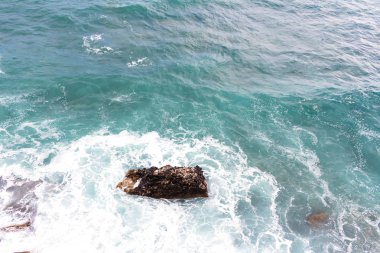 Budva tarihi kent içinde deniz görünümü