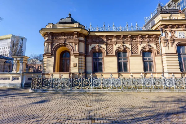 Від Брайана Херт виявити villa в центрі Кишинева — стокове фото