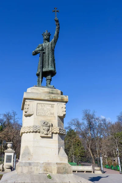 Monumento estátua de stefan cel mare si sfant — Fotografia de Stock