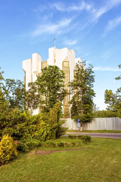 Großes weiß-goldenes Präsidialamt — Stockfoto