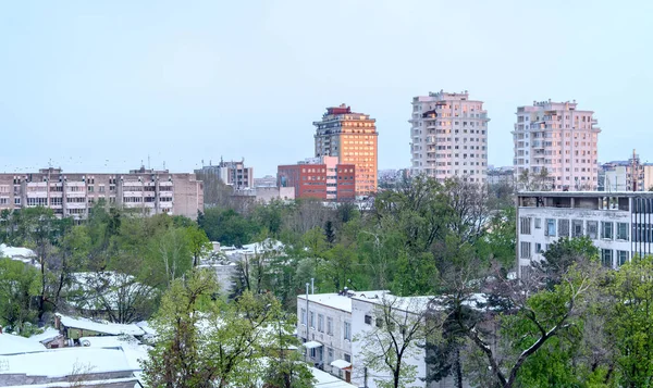 Festői naplementét város Chisinau, téli időszakban — Stock Fotó