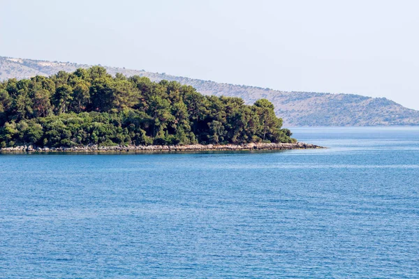 Pohled z moře na ostrově Korfu — Stock fotografie
