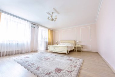 Beyaz daire iç tasarım yatak odası