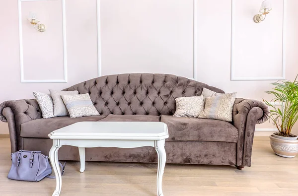 Beyaz daire iç tasarım