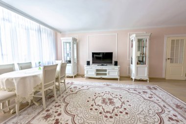 Beyaz daire iç tasarım