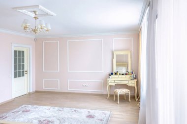 Beyaz daire iç tasarım yatak odası