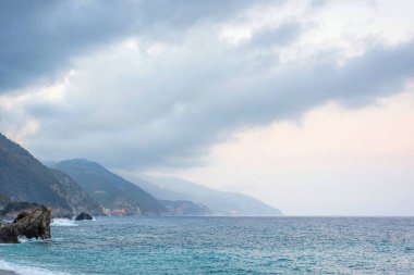 Bir Monterosso al Mare dağlar ve mavi deniz güzel görünümüne