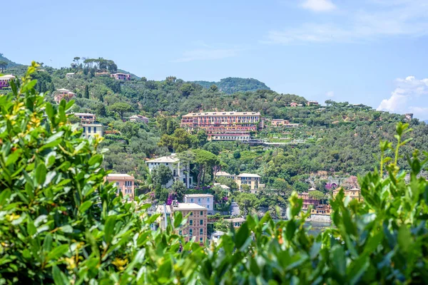 Bir bölümü ile Portofino şehir güzel yaz havadan görünümü — Stok fotoğraf
